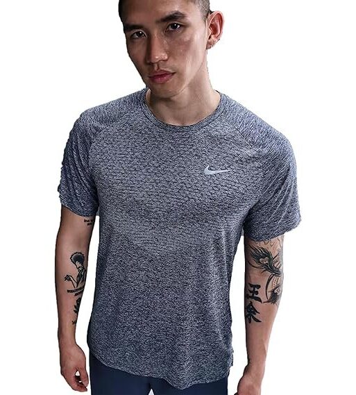 Nike Men's Solid Regular Fit T-Shirt